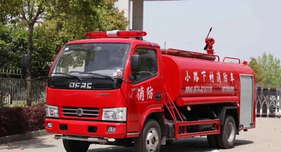 东风尊龙凯时威牌消防洒水车报价