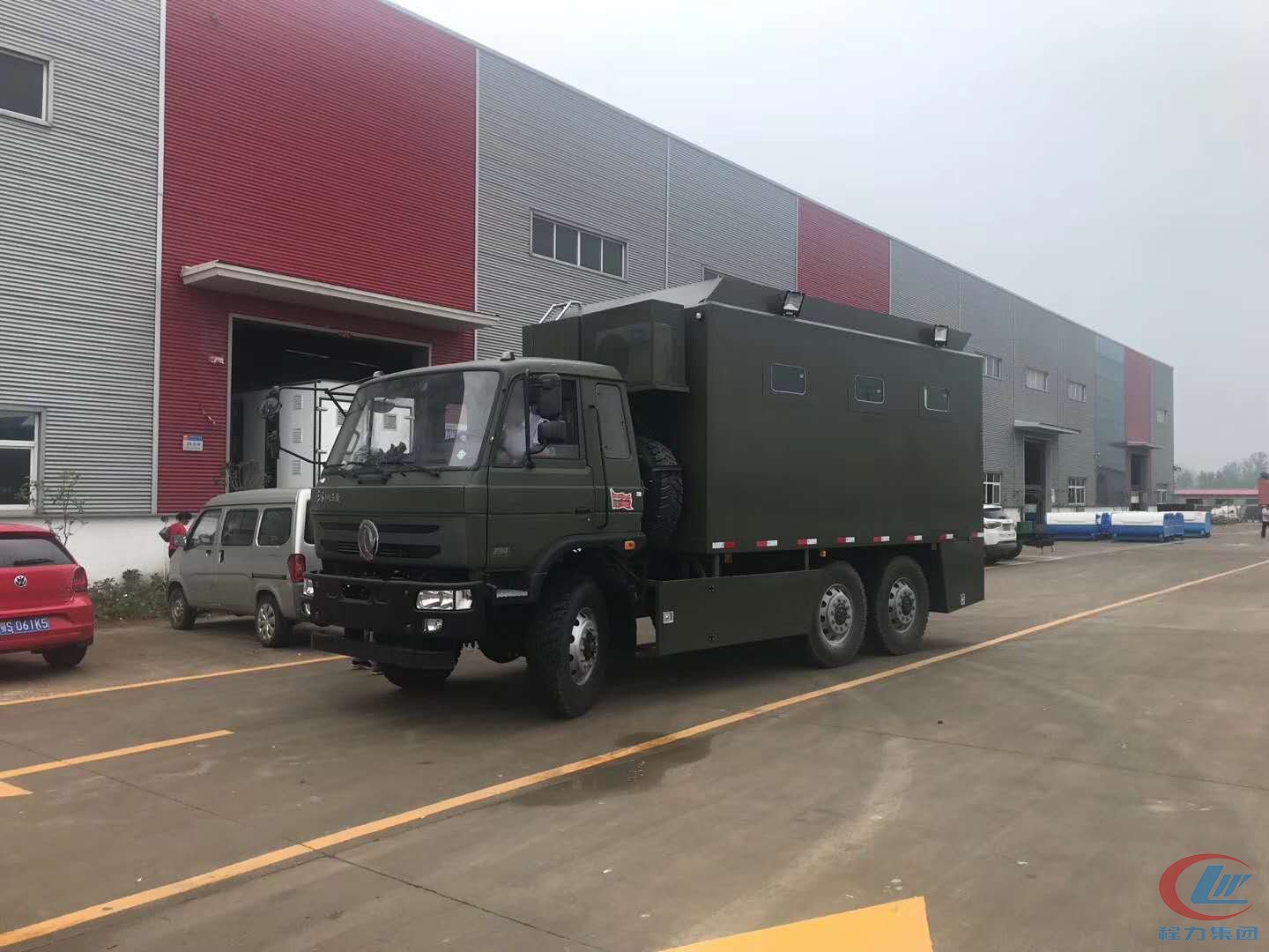 尊龙凯时高端后勤保障车系列新型餐车