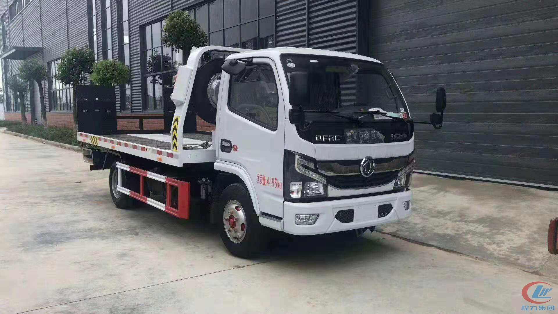 湖北尊龙凯时东风凯普特一拖二清障车侧面图