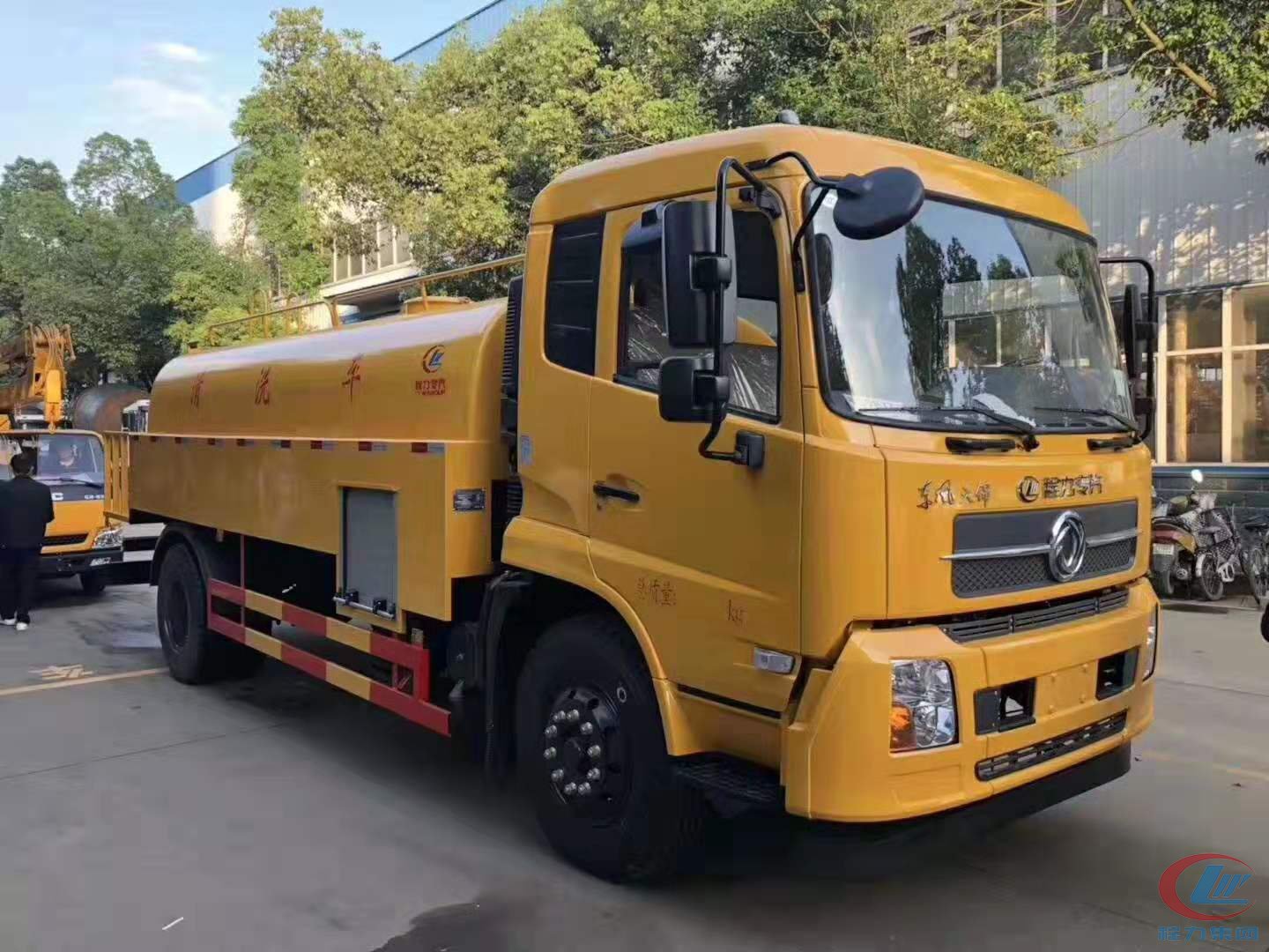 尊龙凯时威牌东风天锦高压清洗管道疏通车