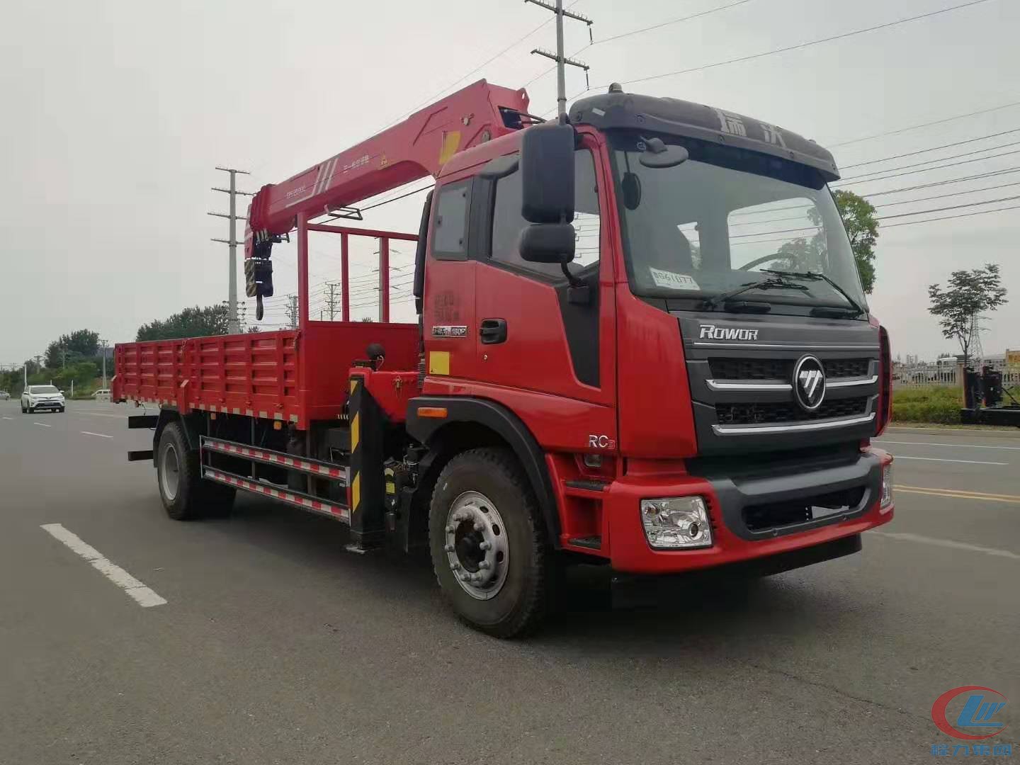 尊龙凯时福田8吨随车吊高清图