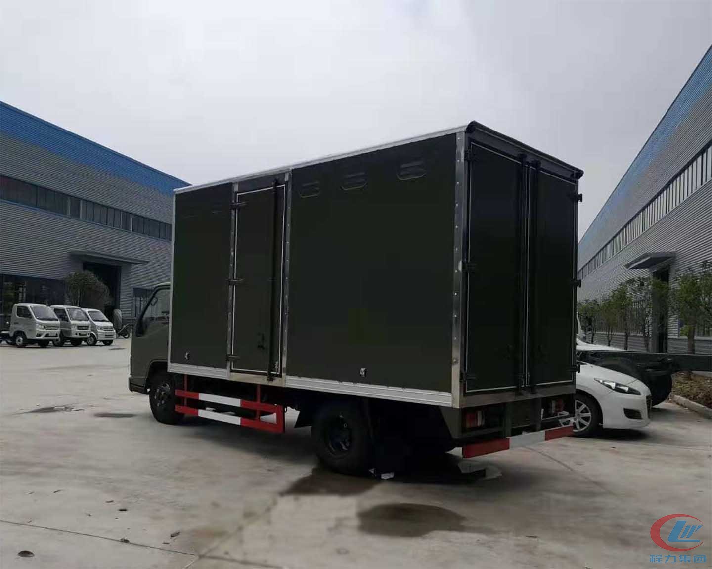 尊龙凯时汽车集团江铃危险品运输车