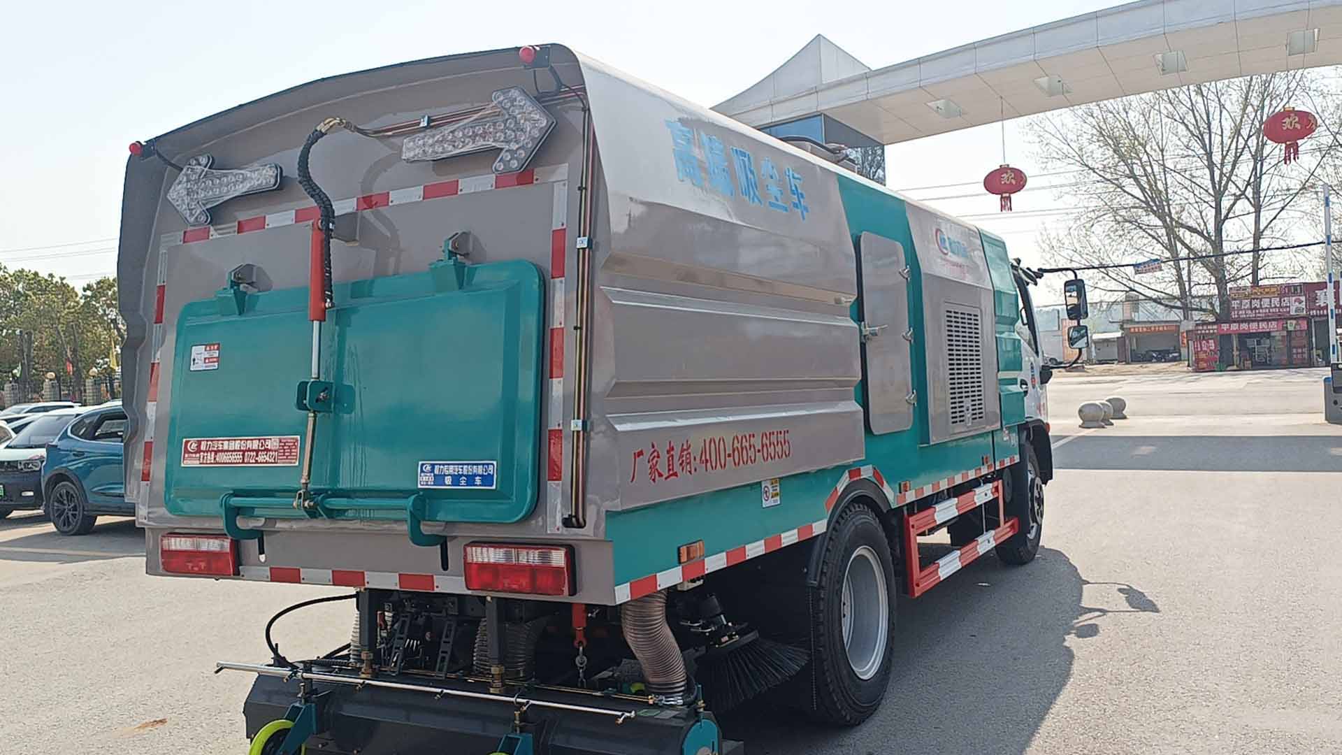 尊龙凯时吸尘车厂家直销，东风大福瑞卡高端吸尘车